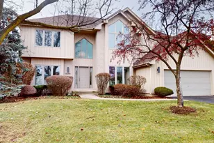 9S310 Woodcreek Pl, Downers Grove, IL 60516 - Photo 3