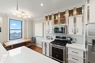 2000 N Lincoln Park W, Chicago, IL 60614 - Photo 11