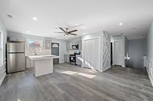 21616 Peterson Ave, Sauk Village, IL 60411 - Photo 5