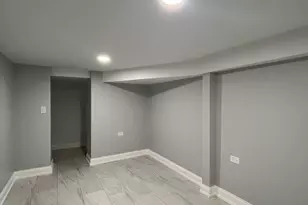 8822 S Wood St, Chicago, IL 60620 - Photo 31