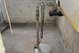 10055 S Oglesby Ave, Chicago, IL 60617 - Photo 9