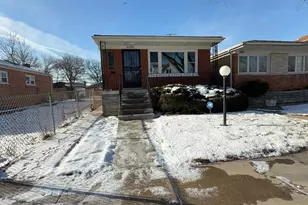 9534 S Yale Ave, Chicago, IL 60628 - Photo 3