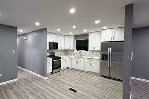 9534 S Yale Ave, Chicago, IL 60628 - Photo 5