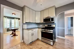 9210 S Trumbull Ave, Evergreen Park, IL 60805 - Photo 11