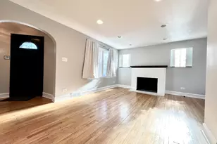 9210 S Trumbull Ave, Evergreen Park, IL 60805 - Photo 5