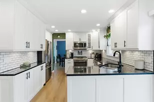 6 St Ives Ln, Vernon Hills, IL 60061 - Photo 9