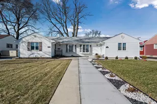 8948 S Main St, Hometown, IL 60456 - Photo 1