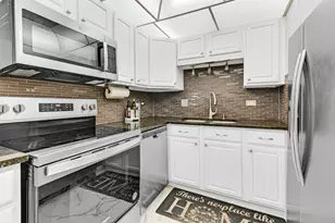 7100 W 95th St, Oak Lawn, IL 60453 - Photo 7