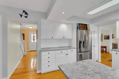 530 Mark Lane, Downers Grove, IL 60516 - Photo 11