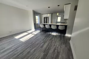 110 Cedar Cir, Streamwood, IL 60107 - Photo 5