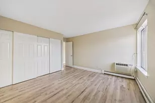 1041 N Mill St, Naperville, IL 60563 - Photo 9