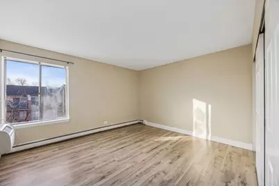 1041 N Mill Street #307, Naperville, IL 60563 - Photo 3