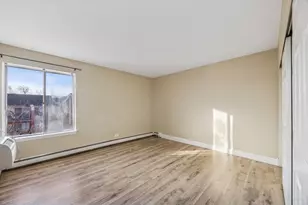 1041 N Mill St, Naperville, IL 60563 - Photo 3