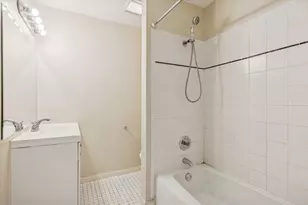 1041 N Mill St, Naperville, IL 60563 - Photo 11