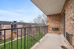 1041 N Mill St, Naperville, IL 60563 - Photo 15