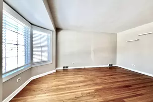 10223 S Spaulding Ave, Evergreen Park, IL 60805 - Photo 5