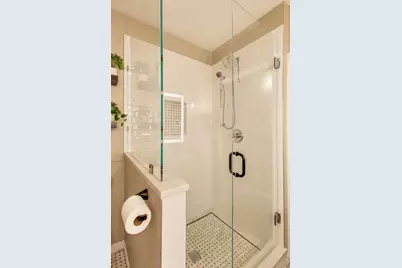 1145 W Newport Avenue #T, Chicago, IL 60657 - Photo 15