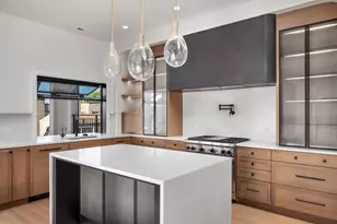 3923 N Janssen Ave, Chicago, IL 60613 - Photo 9