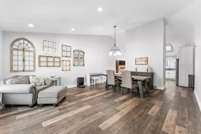 619 W End Road, Roselle, IL 60172 - Photo 9