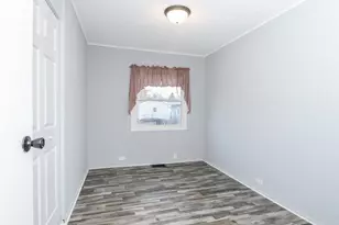 334 E Baker St, Bloomington, IL 61701 - Photo 15