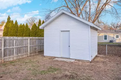 334 E Baker Street, Bloomington, IL 61701 - Photo 25