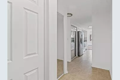 7540 N Ridge Boulevard #5D, Chicago, IL 60645 - Photo 3