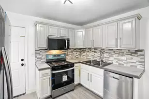 228 E 141st St, Dolton, IL 60419 - Photo 5