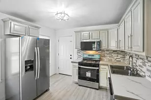 228 E 141st St, Dolton, IL 60419 - Photo 7