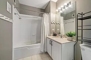 645 N Kingsbury St, Chicago, IL 60654 - Photo 9