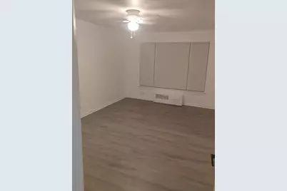 2424 W Estes Avenue #4E, Chicago, IL 60645 - Photo 7