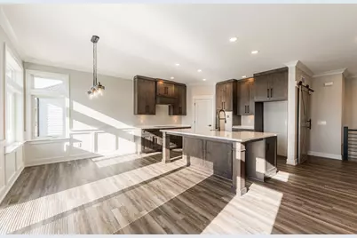 734 Independence Avenue, Sycamore, IL 60178 - Photo 11