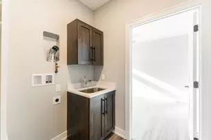 734 Independence Ave, Sycamore, IL 60178 - Photo 43