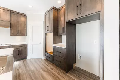 734 Independence Avenue, Sycamore, IL 60178 - Photo 17