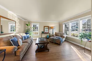 825 Evergreen Ave, Glen Ellyn, IL 60137 - Photo 3