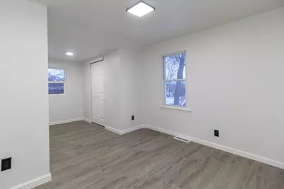 821 Sawyer Road, Rockford, IL 61109 - Photo 15