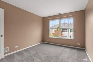 2212 Gallant Fox Cir, Montgomery, IL 60538 - Photo 17