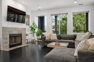 2922 N Sheffield Ave, Chicago, IL 60657 - Photo 3