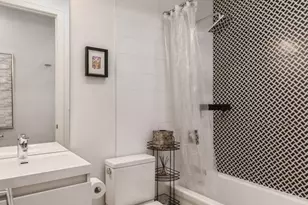 1543 W Augusta Blvd, Chicago, IL 60642 - Photo 11
