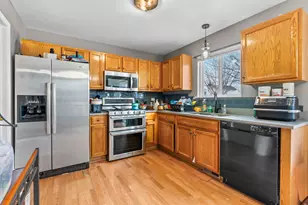 1229 Yellowpine Dr, Aurora, IL 60506 - Photo 7