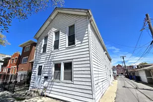 2631 S Shields Ave, Chicago, IL 60616 - Photo 1