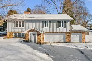 6116 Running Iron Dr, Crystal Lake, IL 60012 - Photo 1