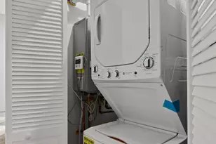 3920 S Calumet Ave, Chicago, IL 60653 - Photo 9