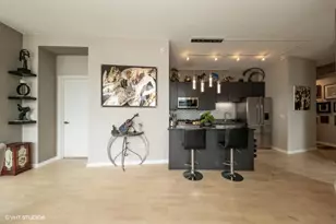 [Address not provided], Chicago, IL 60654 - Photo 9