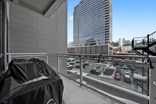 367 W Locust St, Chicago, IL 60610 - Photo 15