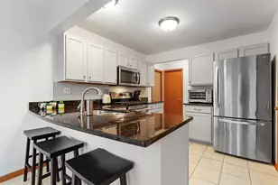 8076 Capra Trail, Darien, IL 60561 - Photo 5