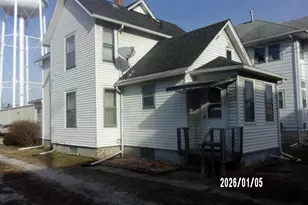 223 E Oak St, Watseka, IL 60970 - Photo 5