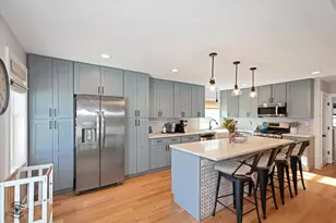 9751 S Hamlin Ave, Evergreen Park, IL 60805 - Photo 7