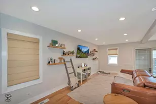 9751 S Hamlin Ave, Evergreen Park, IL 60805 - Photo 9