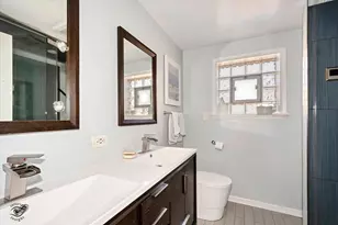 9751 S Hamlin Ave, Evergreen Park, IL 60805 - Photo 15