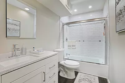 72 W Nevada Avenue, Glendale Heights, IL 60139 - Photo 13